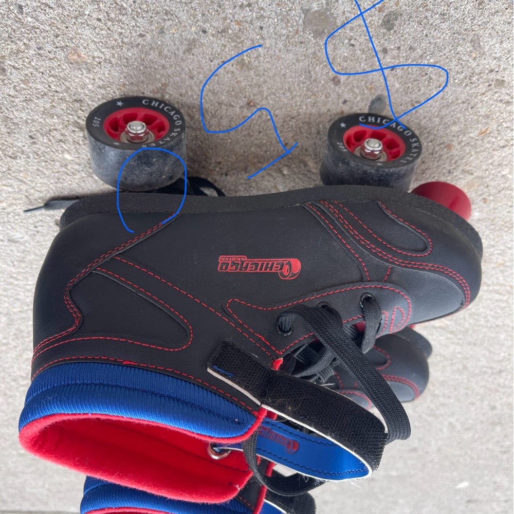 chic Kids Roller Skates - Black and Red